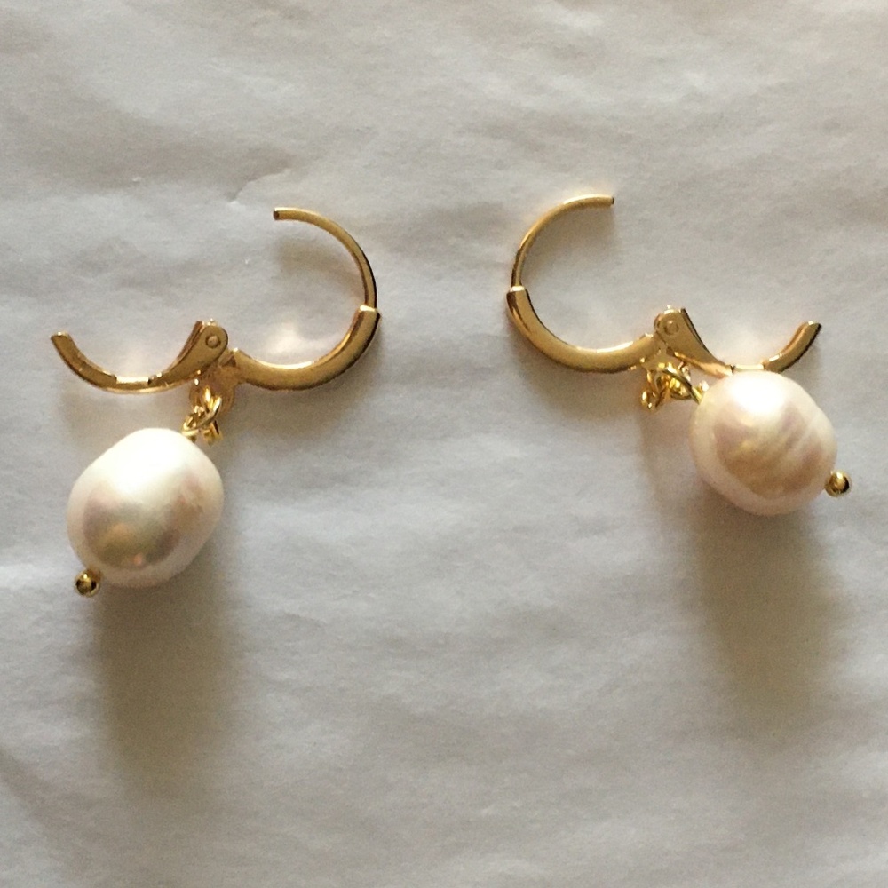 Lucrezia Borgia Natural Pearl Gold Hoop Renaissance Earrings Handmade Replicas - Picture 10 of 12